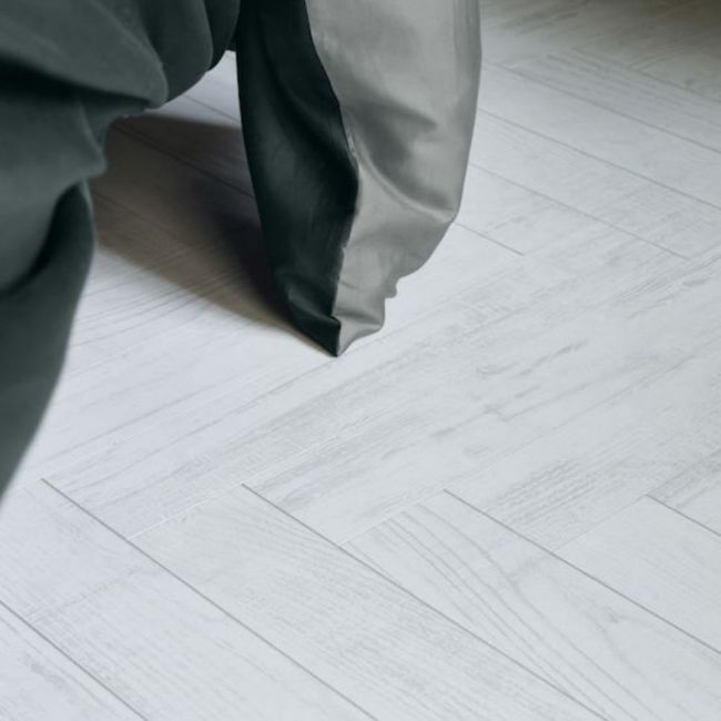 Berry Alloc Chateau Laminate Flooring Chestnut White