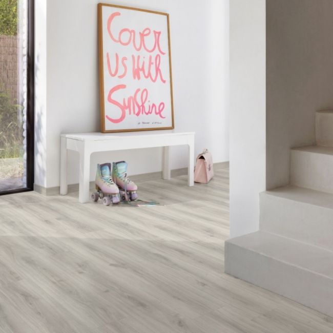 Classic Oak 24125 Light Oak Vinyl Floor Planks With Textured Finish For Hallways