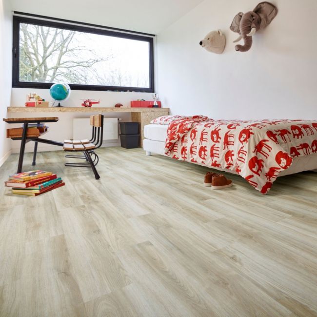 Glue Down Wood Effect Vinyl Floor Planks In Light Oak Design For Kitchen And Bathroom Floors