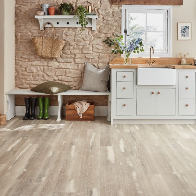 Karndean Van Gogh Silver Farmhouse Oak VGW137T Vinyl Floor Tiles