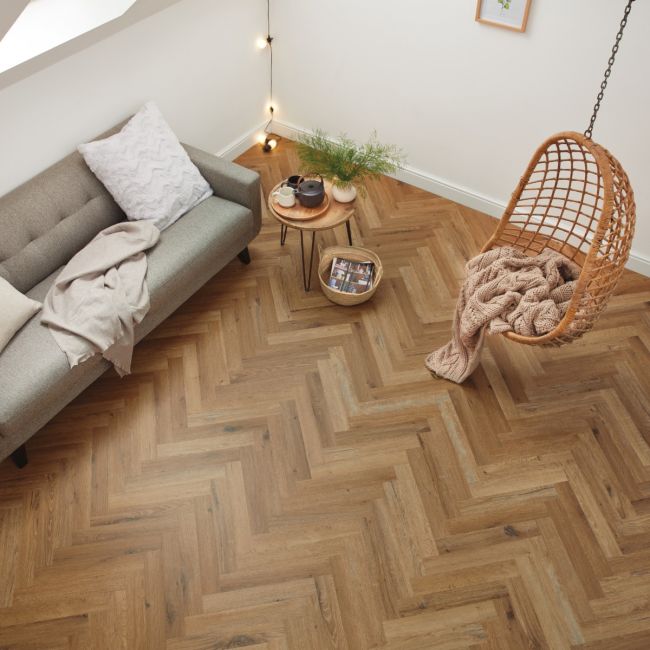 Karndean Knight Tile Herringbone Traditional Character Oak SM-KP146