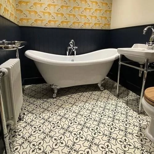 Decorated bathroom that uses Nostalgia 09 sheet vinyl flooring