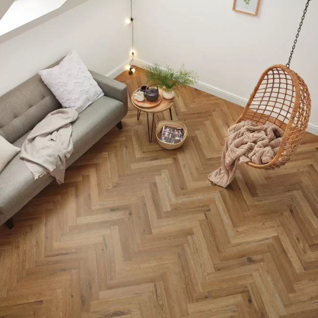 Karndean Knight Tile Herringbone Traditional Character Oak SM-KP146