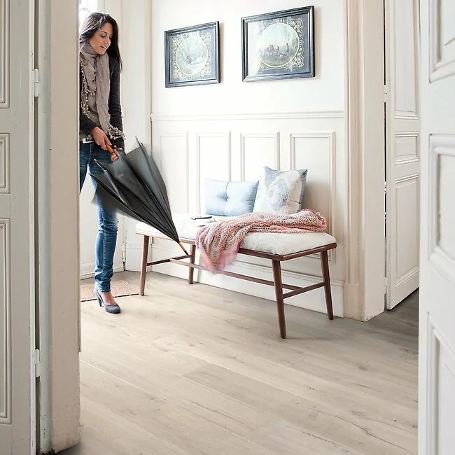 Subtle Grey Laminate Flooring With Textured Surface Finish And Click Locking System Quick Step 12Mm Imu1854