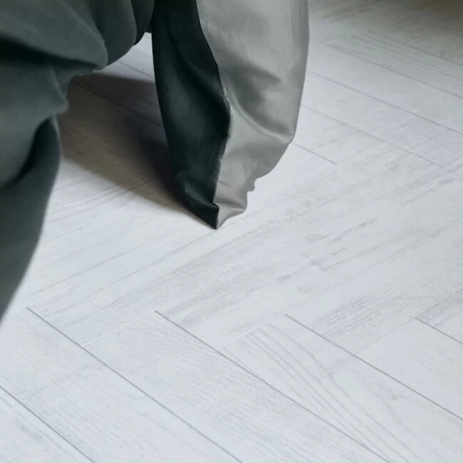 Berry Alloc Chateau Laminate  Chestnut White