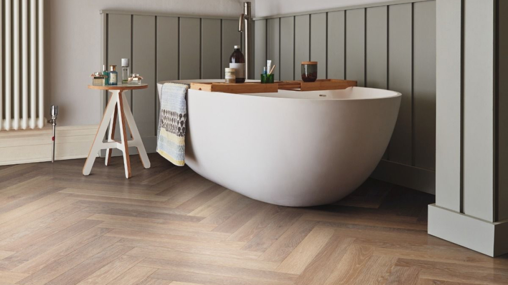 Karndean SM-KP94 LVT in a bathroom